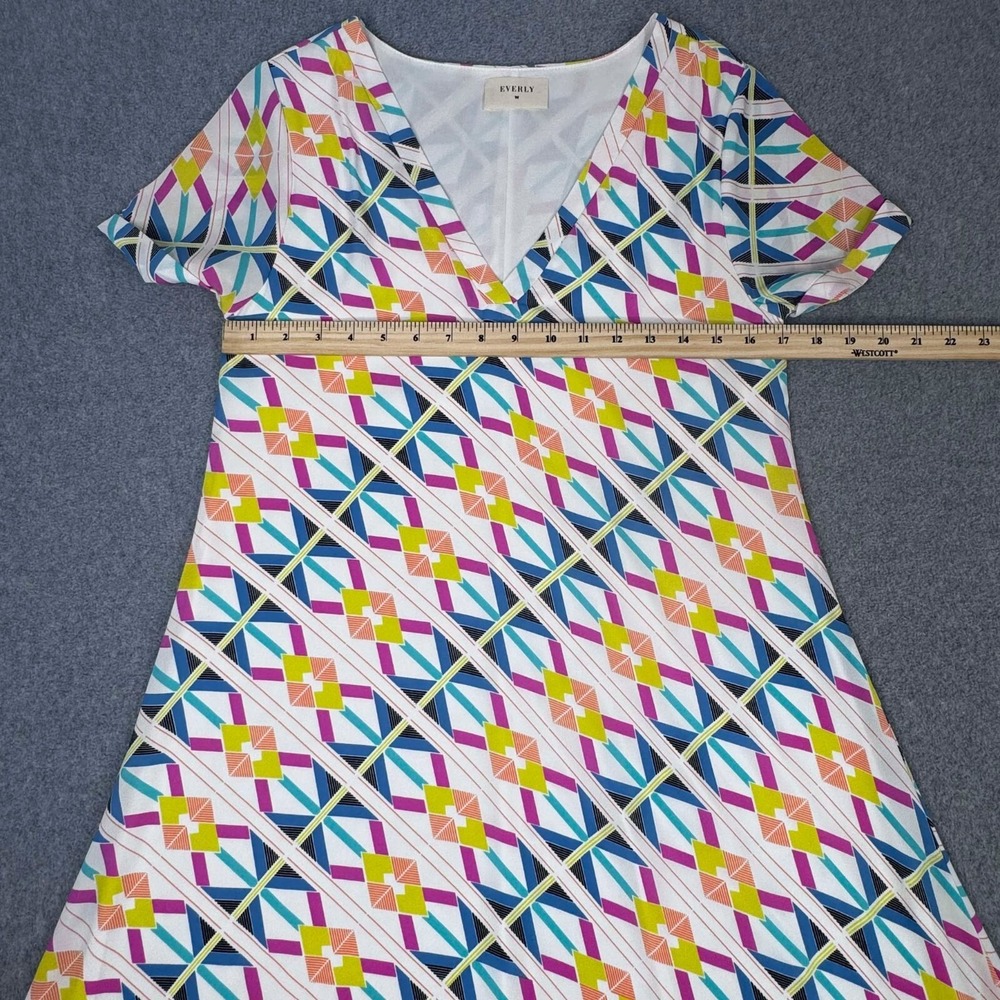 Everly Shift Dress Womens Small Lined V-Neck‎ Geometrical Pattern Short Sleeve - Picture 5 of 8